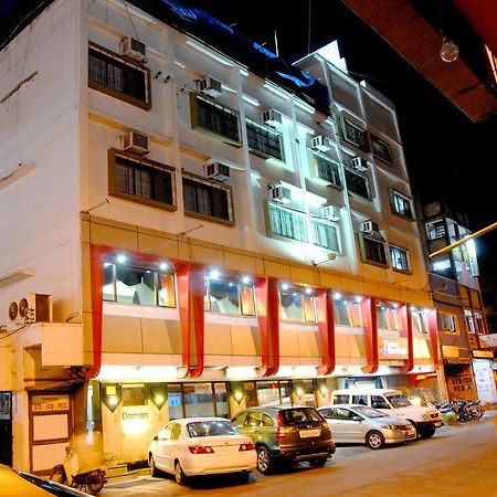 Hotel Gurukripa Daman Buitenkant foto
