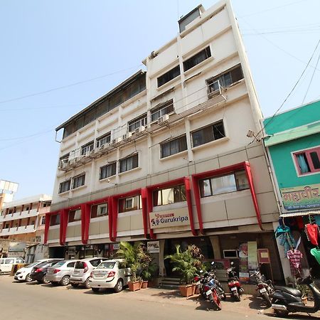 Hotel Gurukripa Daman Buitenkant foto
