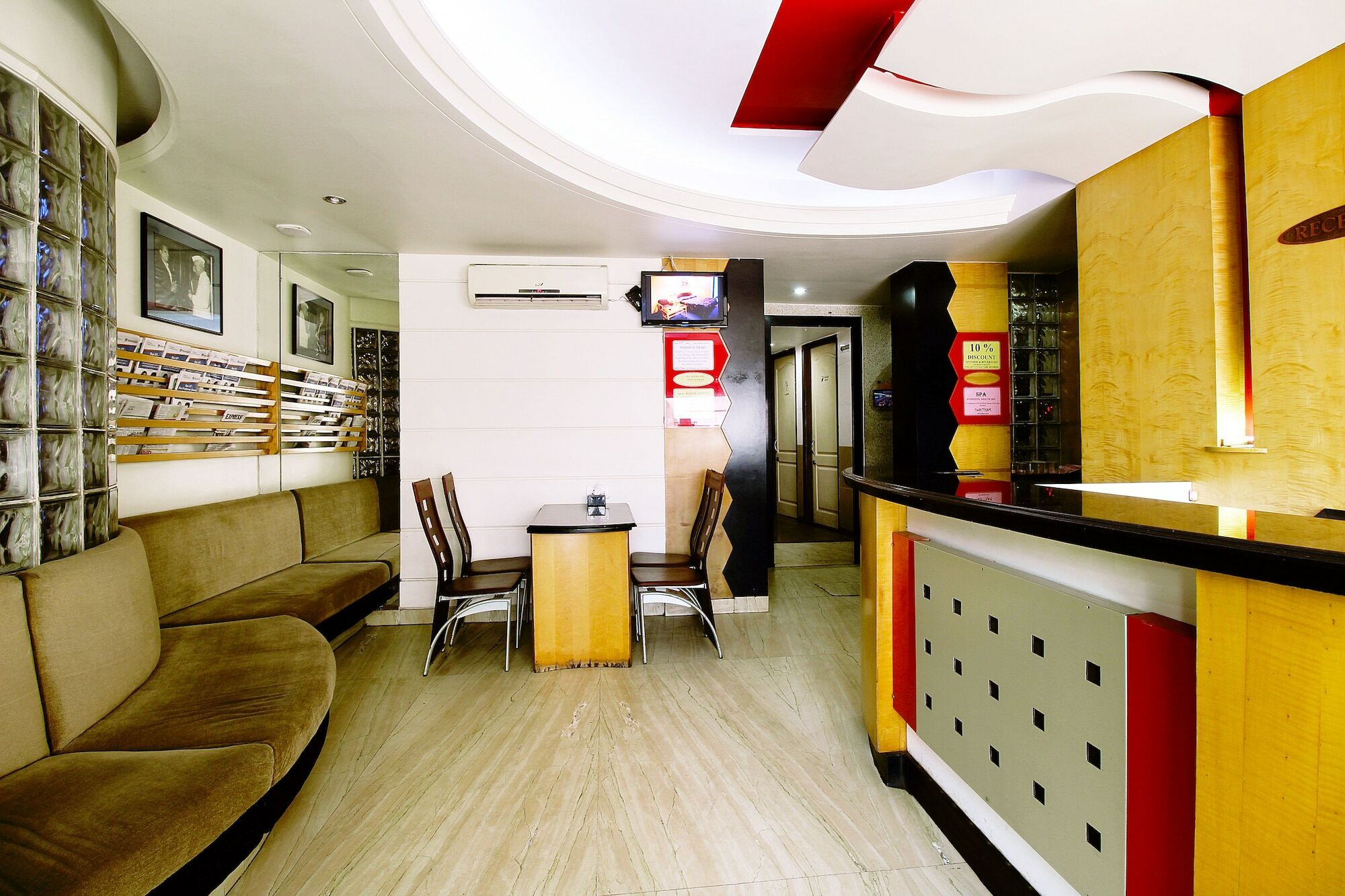 Hotel Gurukripa Daman Buitenkant foto